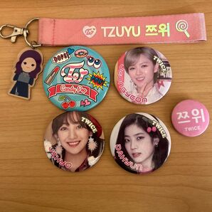 TWICE 缶バッジ、ストラップ