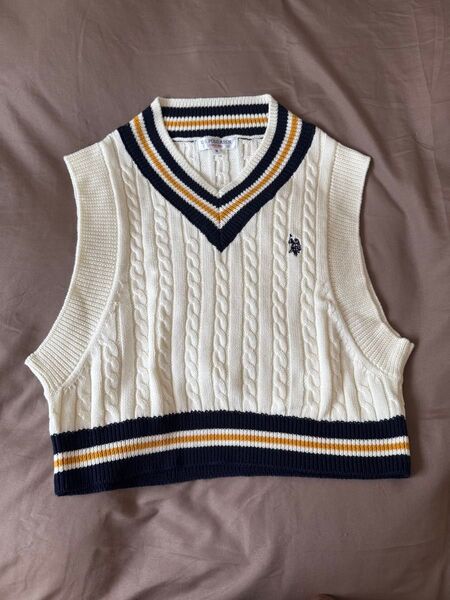 U.S. POLO ASSN. ニットベスト Mサイズ ショート丈ほぼ未使用