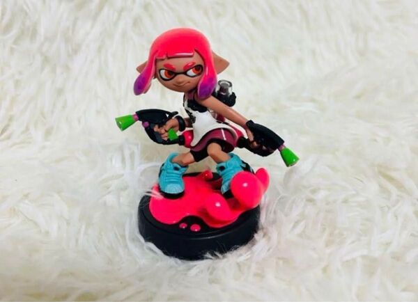美品!amiibo ネオンピンク スプラトゥーン アミーボ