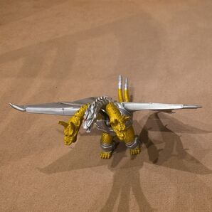 メカキングギドラ