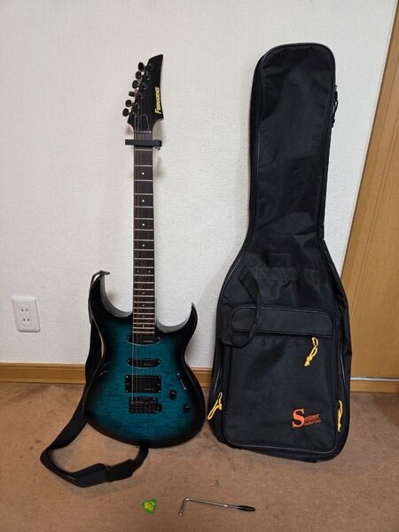Fernandes エレキギター ブルー系 ソフトケース付き