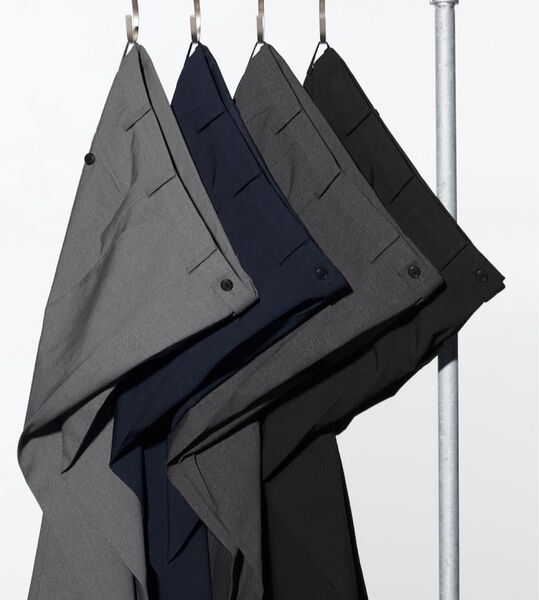 ★☆UNIQLO ユニクロ 感動パンツ ブラック W88×73センチ メンズ ビジネス フォーマル☆★