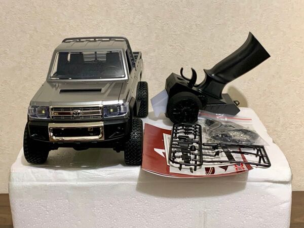 値下げ不可 MN82 1/12 LC79 ランドクルーザー シルバー ラジコン クローラー ピックアップトラック ランクル