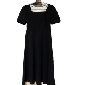 新品黒ワンピース パフスリーブ シンプル