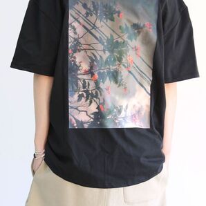 Essentials Boxy Photo Tee / Black / M