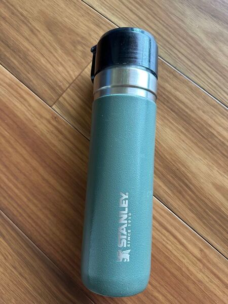 STANLEY クラシック真空ボトル 0.7L グリーン