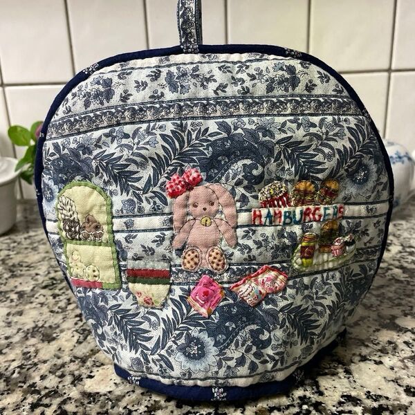 ポットカバー ティー(コーヒー)コゼー ハンドメイド うさぎとハンバーガーのアップリケ&キルトパッチワーク