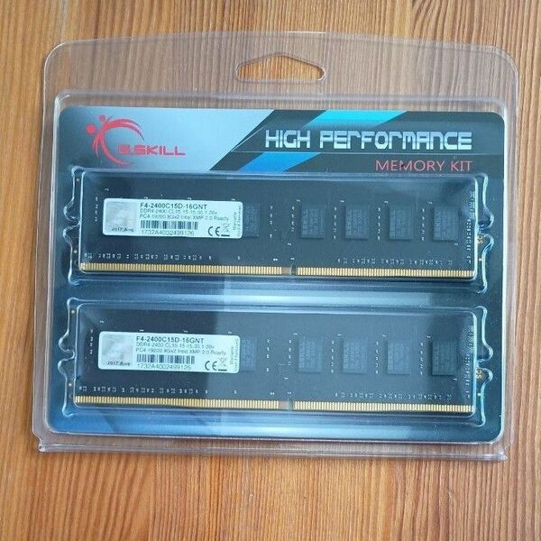 メモリー 16GB(8GBx2枚)DDR4-2400 PC4-19200