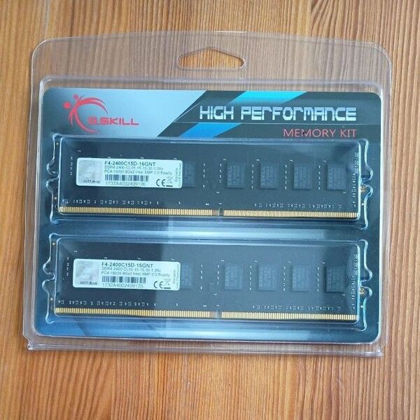 メモリー 16GB(8GBx2枚)DDR4-2400 PC4-19200