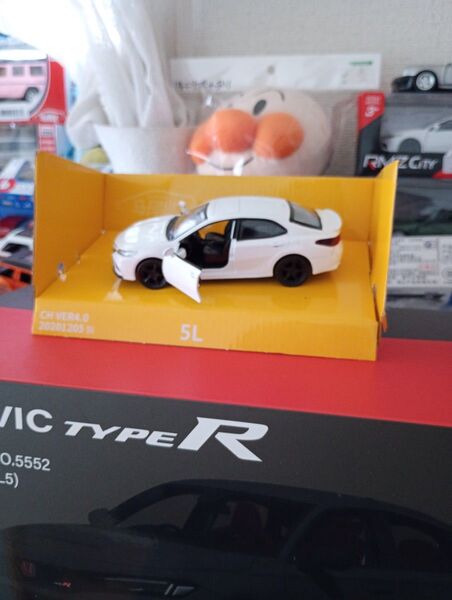 1/36スケール トヨタ カムリ ホワイト ダイキャストカー RMZ CITY