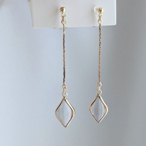 【No.259】アレルギー対応 ハンドメイド イヤリング ピアス 透明 クリア ロング ノンホールピアス 樹脂イヤリング