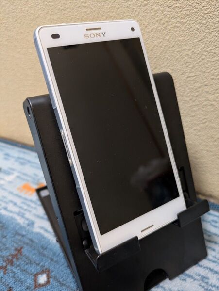 Xperia Z3 Compact SO-02G docomo ホワイト 【動作確認済】