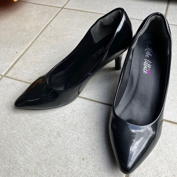 神戸レタス 走れるパンプス エナメル ブラック 黒のポインテッドトゥハイヒール 足が痛くならないパンプス 魔法のパンプス