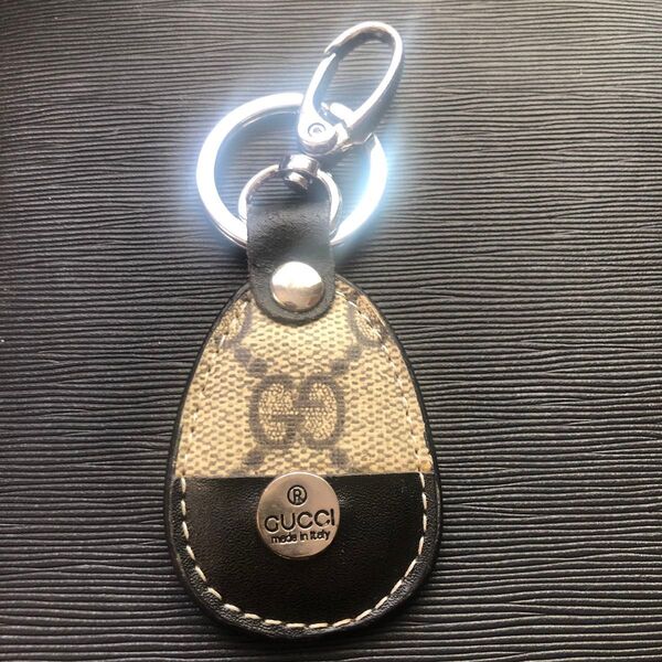 GUCCI キーホルダー ベージュ ブラック