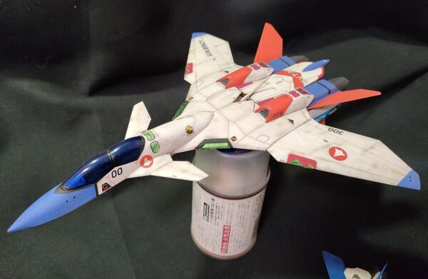 ハセガワ バンダイ マクロスプラモデル 塗装済完成品