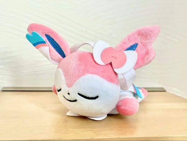 ポケモンセンター限定 くったりぬいぐるみ ニンフィア おやすみver. ポケットモンスター Pokemon 寝そべりマスコット