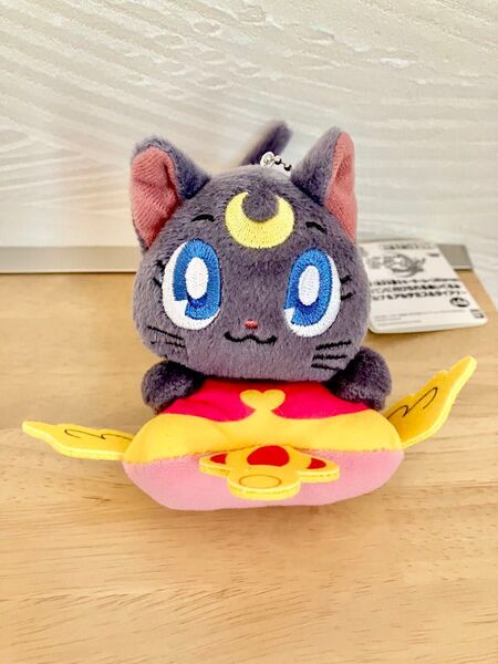 タグ付き非売品 セーラームーンエターナル ルナ マスコット ぬいぐるみキーホルダー クライシスムーンコンパクト 月野うさぎ