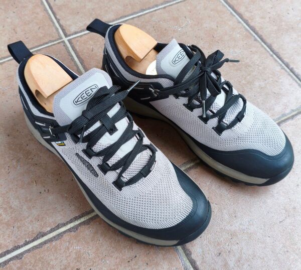 【最終値引 超美品】KEEN スニーカー グレー サイズ27 防水仕様
