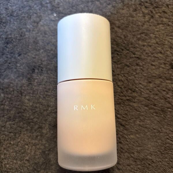 値下げしましたRMK メイクアップベース 01