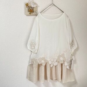 *新品*ふわふわ♪お花いっぱいチュニック*お袖刺繍*