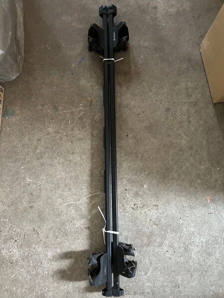 THULE トヨタ 純正 ベースキャリア ルーフキャリア 853-2341-12 スーリー バーのみは値引き可能 ルーフラック