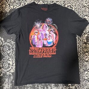 ストレンジャーシングス Tシャツ