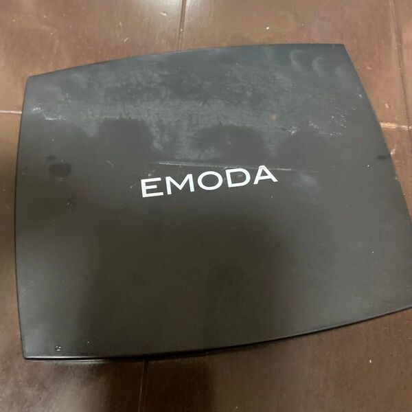 EMODA アイシャドウパレット チーク リップ