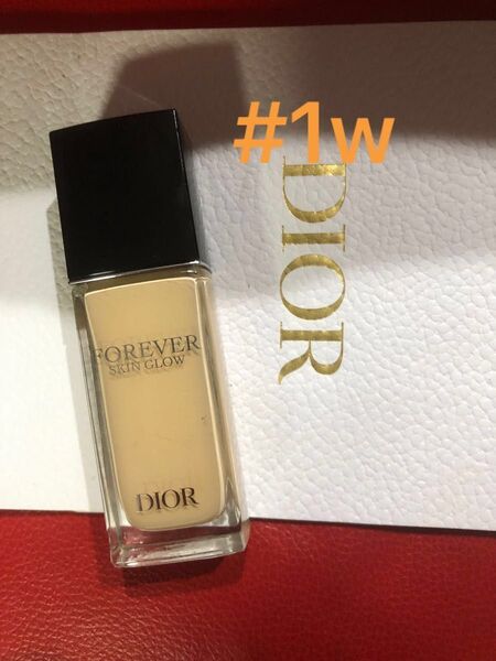 Dior スキンフォーエヴァー フルイドグロウ #1W