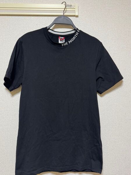 【The North Face】Zumu ネックロゴメンズTシャツ TシャツUS/S日本サイズM 半袖Tシャツ ブラック 黒