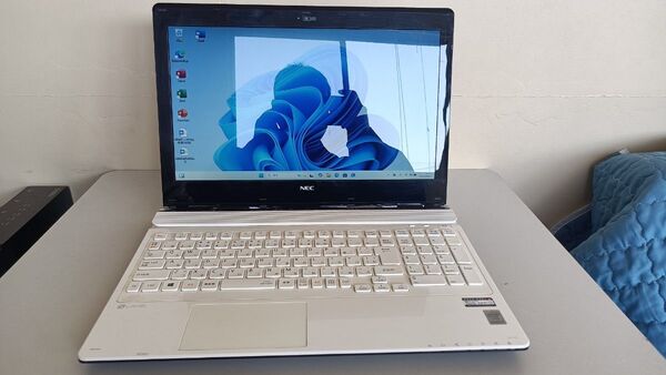 ノートパソコンNEC 第五世代Core i7 8+256 Blu-ray office2021 win11 Pro