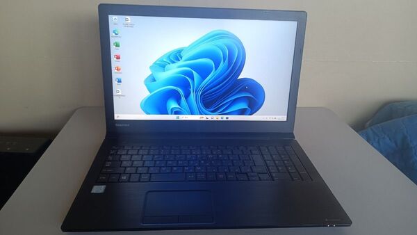ノートパソコンTOSHIBA 第六世代 Core i7 SSD256Gメモリ8G B65 win11 pro office2021
