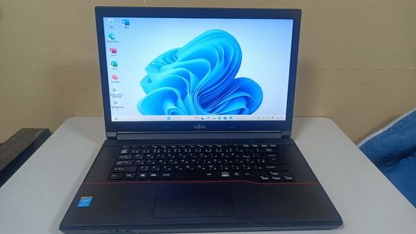 ノートパソコンFUJITSU第四世代Core i5 SSD128Gメモリ8G