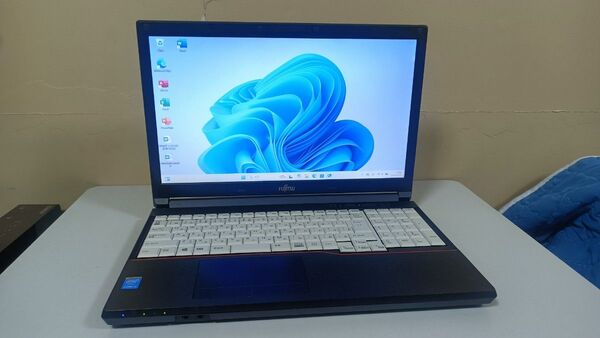 ノートパソコンFUJITSU第四世代Core i5 SSD128Gメモリ8G Windows11 Office