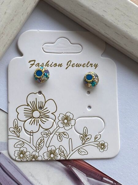 ブルー ドライフラワー 花びら 小粒 レジン 樹脂ピアス No.868