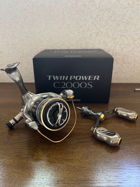 SHIMANO シマノ TWIN POWER C2000S 1度だけ使用 ツインパワー LIVREハンドル