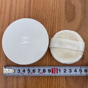 【残量わずか】CHANEL ルースパウダー パフ付き【傷や汚れあり】