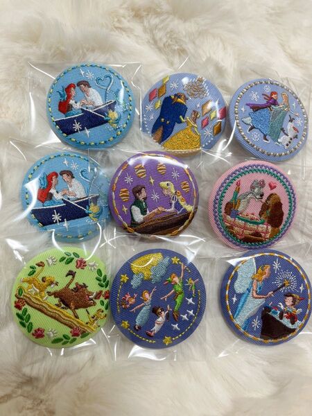 ディズニー 刺繍缶バッジ 9個 美女と野獣 アリエル ピノキオ アナと雪の嬢王 ラプンツェル Disney バラ売り不可