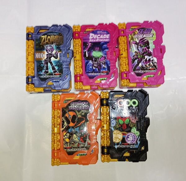 仮面ライダーセイバー DX ライダーワンダーライドブック×5 ディケイドジオウエグゼイドゴーストオーズ