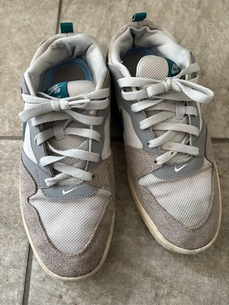 NIKE ナイキ27センチ
