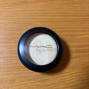 MAC クリームカラーベース パール