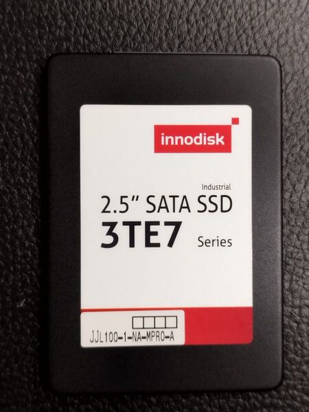 0521-10 innodisk SATA SSD 256GB
