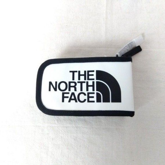 新品 ノースフェイスポーチ