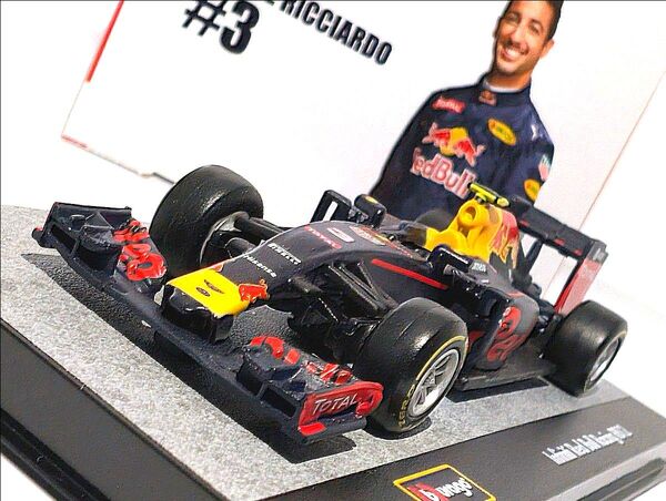 即購入OK ブラーゴ製 1/43 F1 レッドブル RB12 ミニカー 台座リメイク品