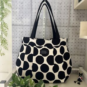 タック入りトートバッグ☆ふんわり大きめバッグ☆にじみ水玉☆ハンドメイド