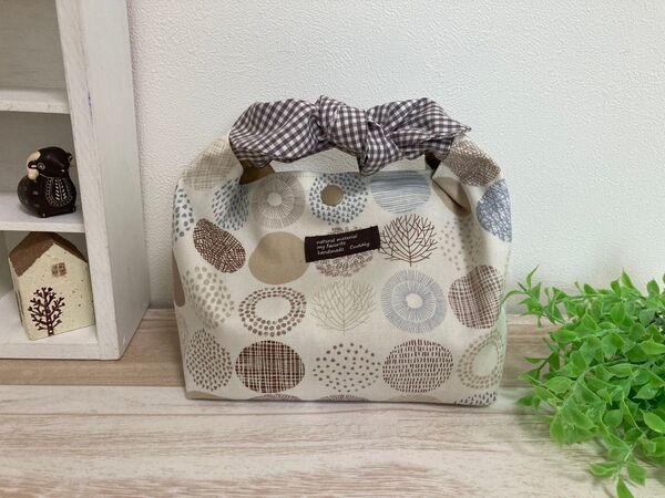 ハンドメイド 丸いリボンのお弁当袋 お弁当袋 お弁当包み お弁当 お弁当グッズ お弁当箱 ランチ ランチグッズ 北欧風 ブラウン