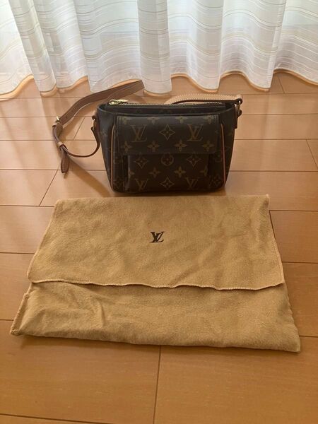 LOUIS VUITTON ルイヴィトン ショルダーバッグ モノグラム ビバシテ
