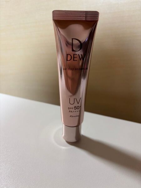 DEW UVデイエッセンス 40g