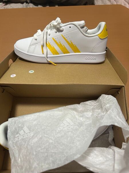アディダス (adidas) スニーカー ポケモンコラボ 24.0cm