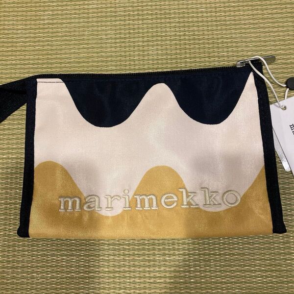 新品未使用 marimekko マリメッコ ポーチ Pikku Lokkiロッキ