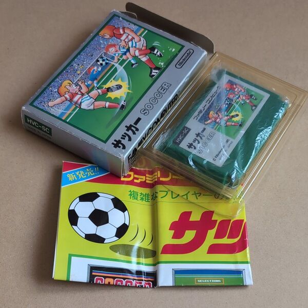 箱説あり サッカー 任天堂 銀箱 ファミコン FC 箱傷みあり フライヤー付き